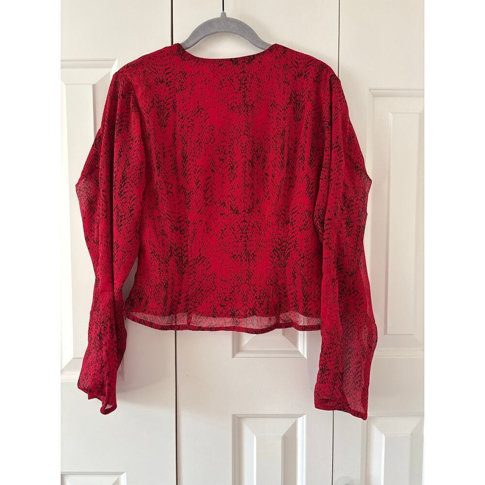 Banana Republic Red Black Print Sheer V Neck Long Sleeve Blouse Women’s 2 - Picture 8 of 9